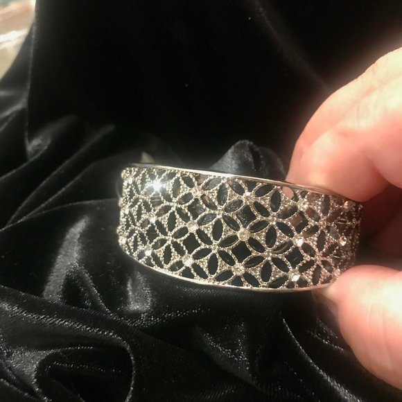 Vintage Silver Filigree Cuff Bracelet with Crystal - Picture 3 of 4